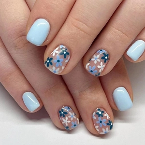 Press On Nails Short Square Blue Retro Floral Pattern False Nails Glossy Manicure For Women Daily Wear