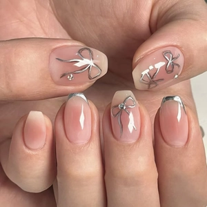 Short Ballerina Press On Nails Ombre Blush Pink Fake Nails With Silver Bow Rhinestone Simple French Artificial Nail Tips