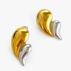 Boucles d'oreilles double goutte d'eau en acier titane avec contraste or et argent