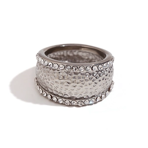 Vintage silver hammered texture wide band ring with sparkling crystal borders