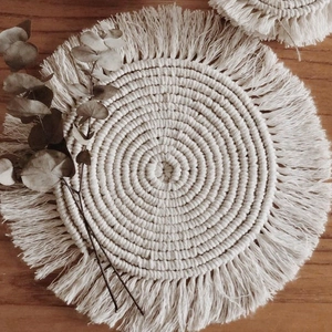Handmade Woven Cotton Rope Coasters Round Boho Macrame Placemats With Fringe Tassels Heat Resistant Non-Slip Table Decor