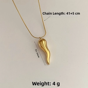 Detailed view of gold chili pendant with 41+5cm chain length and 31.3mm size