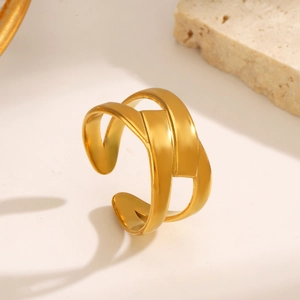 French retro style intertwined line gold ring in minimalist titanium steel design