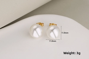 Detailed close-up of 11.8mm white pearl stud earrings with gold pins weighing 3g