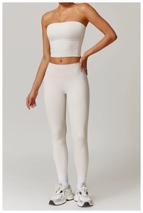 Ensemble yoga blanc ivoire avec legging taille haute et haut court bustier de sport