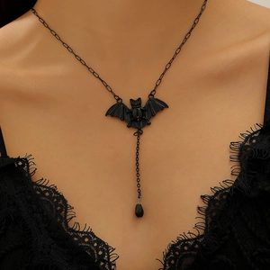 Collier Pendentif Chauve-Souris Noir Gothique Avec Œil En Strass Rouge Charme De Goutte Punk Sombre Bijoux Pour Fête D'Halloween Cadeau Femme