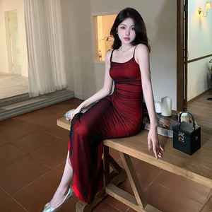 Elegant red and black gradient slim fit long slip dress with a graceful mesh texture