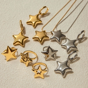Set di gioielli in acciaio inossidabile con anelli e orecchini a stella in oro e argento