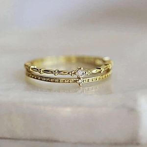 Bague double couche dorée vintage avec zircon étincelant style luxe français