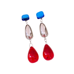 Retro multi-colored water drop tassel earrings with blue and red resin pendants