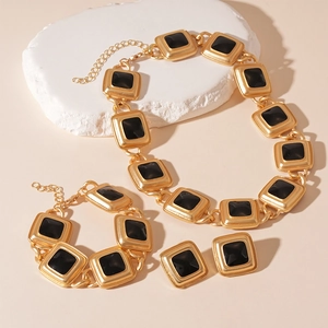 Vintage Geometric Square Jewelry Gold Alloy Black Enamel French Style Elegant Retro Neck Jewelry For Women