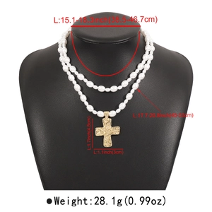 Detailed size specifications for a layered pearl necklace with a gold cross pendant