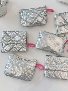 Quilted Metallic Silver Makeup Bag Heart Bow Pattern PU Leather Portable Cosmetic Pouch Sanitary Napkin Storage For Women