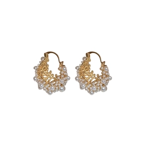 Elegant gold-plated hoop earrings with inlaid white pearls in a hollow C-shaped design