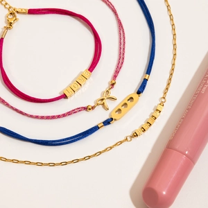 Lot de bracelets en acier inoxydable 18K avec breloques LOVE et cordons tressés