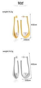 Boucles d'oreilles en U avec perles, hauteur 4,82 cm et largeur 2,02 cm, vues détaillées