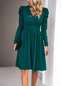 Fashionable green V-neck long-sleeve midi dress with puff sleeves and A-line silhouette