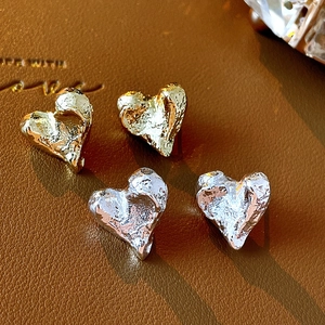 Boucles D'oreilles Puces Cœur Avec Tige En Argent Sterling 925 Texture Métallique Plissée Design Lave Pour Femmes