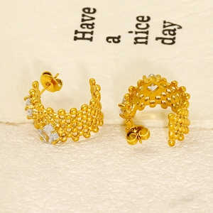 Vintage 18k gold plated U-shaped earrings with woven texture and square zircons