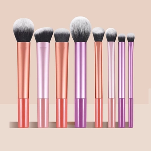8-piece professional makeup brush set with gradient handles for foundation and eyeshadow
