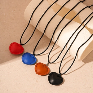 Collier Pendentif Cœur Rétro Avec Similicuir Et Corde Tressée Longue Chaîne De Pull Pour Femmes Bijoux Minimalistes