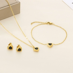 Ensemble de bijoux en acier doré 18k avec pierres de verre noires en forme de cœur