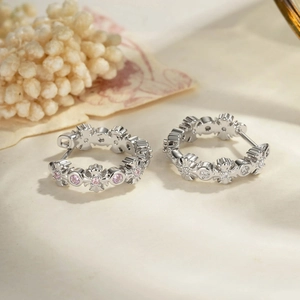 Boucles D'oreilles Créoles Huggie Fleur De Croix Vintage Alliage De Cuivre Zircone Incrusté Style Gothique Punk Unisexe