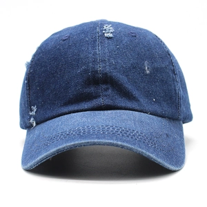 Berretto da baseball in denim di cotone lavato blu scuro con dettagli usurati