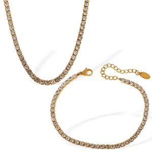 Ensemble collier et bracelet tennis plaqué or avec pierres en oxyde de zirconium rondes