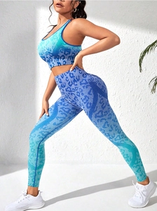 Detail of seamless blue gradient leopard print yoga set with sports bra and high-waist leggings