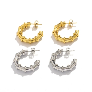 Boucles d'oreilles créoles en acier inoxydable 18K or et argent avec design nervuré