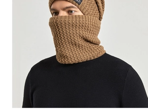 Detailed knit texture of the winter warm beanie and neck gaiter set in brown