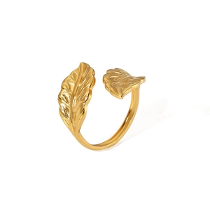 Detailed view of the gold leaf shaped adjustable ring with natural vein texture