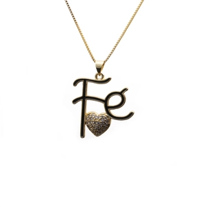Detailed view of a gold box chain necklace featuring a Fé faith pendant with zircon heart