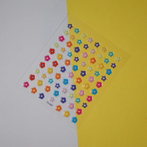 Détail d'autocollants 5D gaufrés pour ongles à motifs floraux colorés modèle Co-087