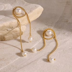 Elegant 18k gold plated stainless steel long tassel earrings with white pearls