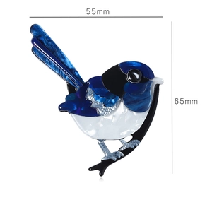 Detailed view of the 55x65mm size dimensions for this magpie acrylic animal brooch
