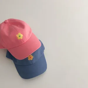 Casquette de baseball enfant en coton avec broderie florale rose et bleue stylée