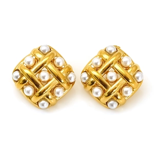 Vintage golden woven mesh stud earrings with white pearls for women elegant jewelry