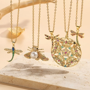 Collana Con Pendente A Insetto Rame Placcato Oro 14K Con Zircone Perla Artificial Libellula Ape Catena In Acciaio Inossidabile Per Donna