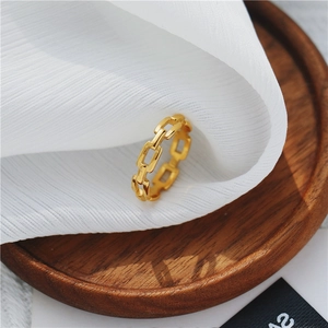Bague Chaîne Évidée Rétro Acier Titane Plaqué Or 18K Bijoux De Mode Géométriques Pour Femmes
