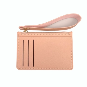 Portacarte rosa sottile con cinturino da polso, slot per carte e cerniera dorata