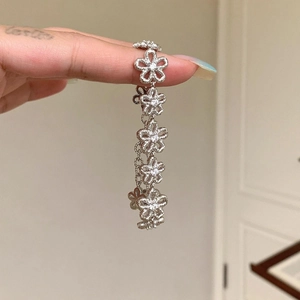 Sweet Hollow Flower Bracelet Copper With Zirconia Inlay Silver Tone Elegant Fashion Hand Jewelry For Women