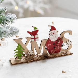Décoration de table XMAS en bois avec Père Noël et sapin pour ambiance festive