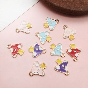 Ciondoli Fungo Smalto Lega Di Zinco Per DIY Creazione Di Gioielli Orecchini Portachiavi Accessori Stile Cartoon