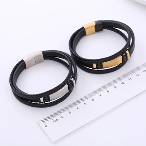 Bracciale da uomo multistrato in pelle intrecciata con chiusura magnetica in acciaio inox