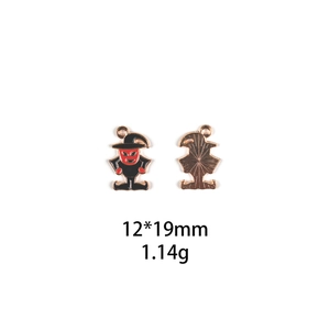 Detail of Halloween clown wizard charm with size 12x19mm and 1.14g weight markers