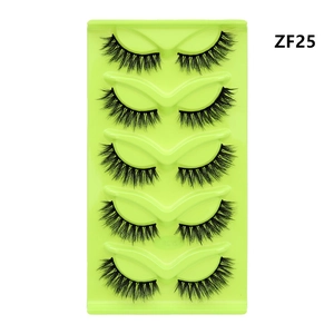 Close-up of ZF25 cat-eye false eyelashes in five pairs with thick and curled black fibers