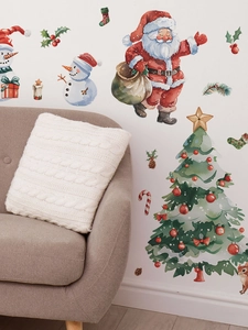 Détail de salon avec autocollants aquarelle de Noël aquarelle sur mur blanc épuré