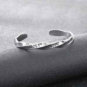 Bracelet Viking Mobius vintage en acier inoxydable avec gravure de runes nordiques